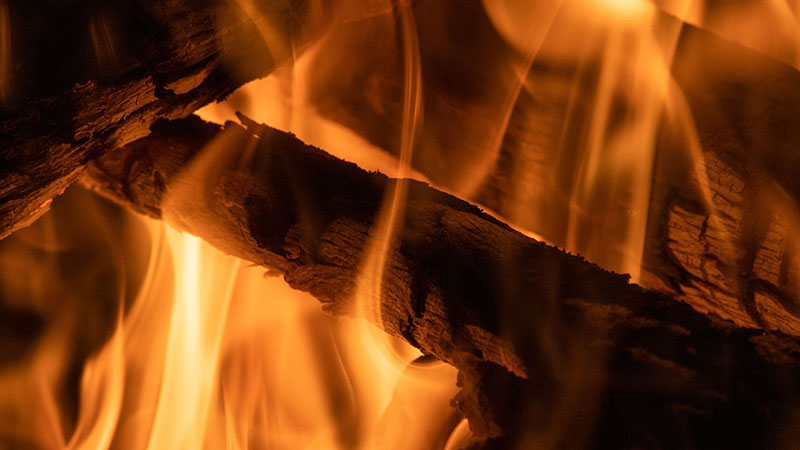 Spalanie drewna, biomasa